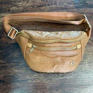 Savvi Essential Belt Bag Adobe